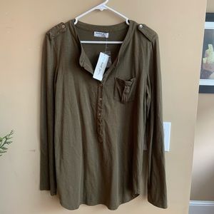 NWT Michael stars Luna fern Henley top